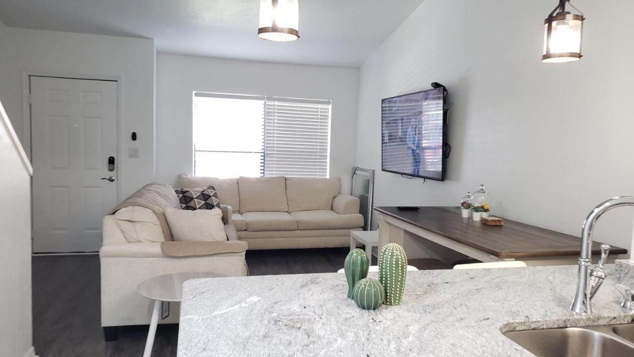 Discover Luxury Condo Steps Away From Celebration Pointe And I-75! 게인즈빌 외부 사진