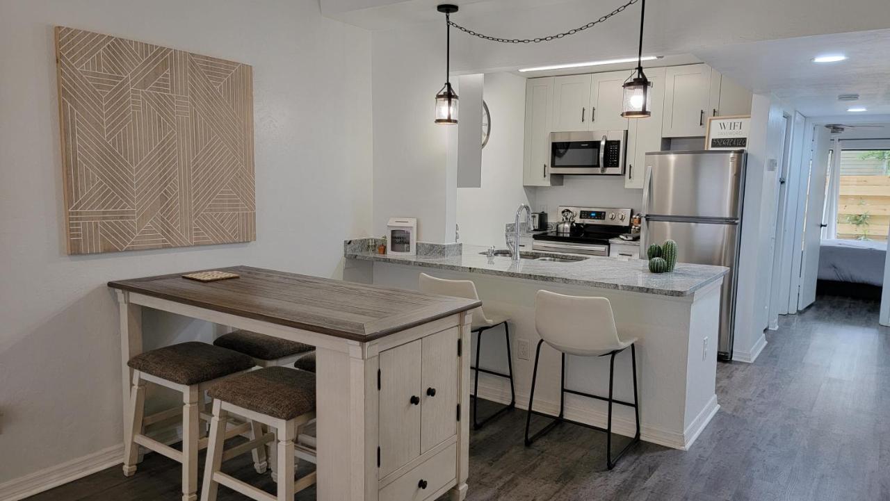 Discover Luxury Condo Steps Away From Celebration Pointe And I-75! 게인즈빌 외부 사진